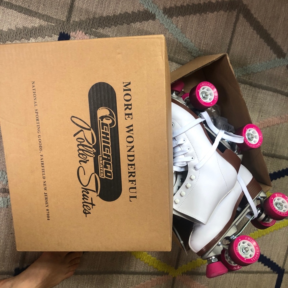 Chicago women rink skates